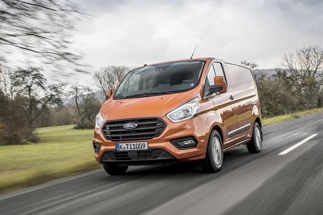 Ford iniciará a principios de 2018 las entregas de su renovada furgoneta Transit Custom