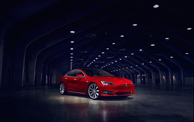 Tesla, con 57.000 unidades, la marca que más coches eléctricos vende hasta septiembre