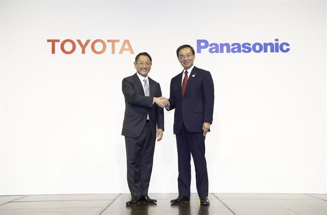 Toyota y Panasonic estudiarán el desarrollo conjunto de baterías para vehículos eléctricos