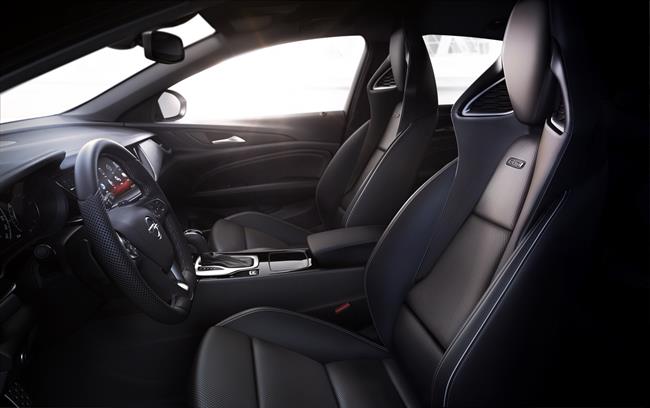 El Opel Insignia GSi y el GSi Sports Tourer estrenan nuevos asientos deportivos