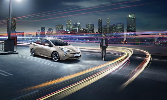 Toyota venderá 5,5 millones de vehículos electrificados al año en 2030