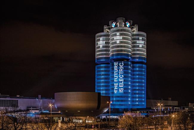 BMW vende más de 100.000 vehículos electrificados en todo el mundo en lo que va de año