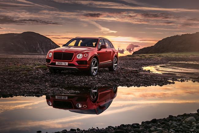 Bentley presenta el Bentayga V8, su versión más deportiva con 550 caballos