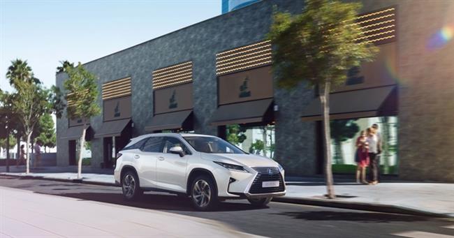 Lexus pone a la venta en España la versión de siete plazas de su todocamino RX