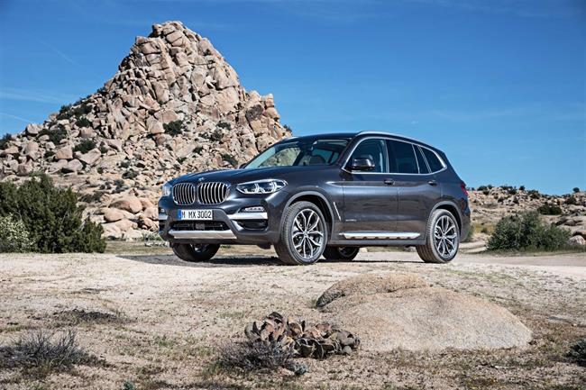 BMW refuerza el equipamiento y la oferta de motores del X3