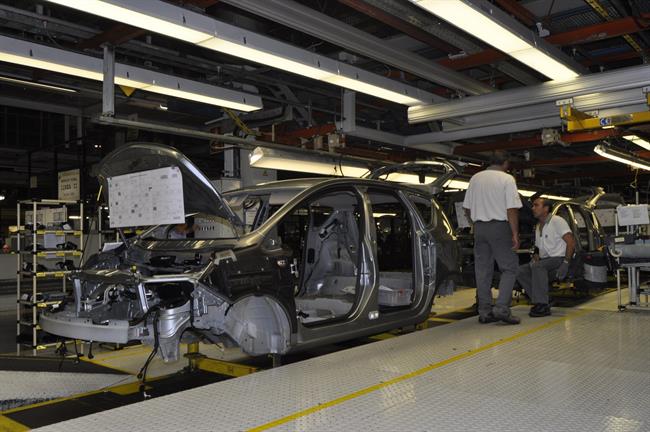 Sindicatos y dirección de Opel España vuelven a reunirse pero no avanzan en las negociaciones