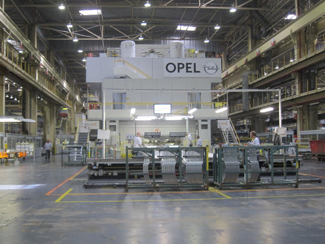 "Pocos" avances en la negociación del convenio de Opel España