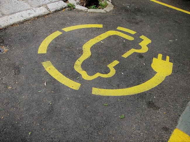Baleares, Guipúzcoa y Barcelona, las provincias con mayor presencia de coche híbrido y eléctrico