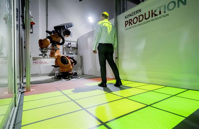 Volkswagen prueba con zonas de seguridad dinámicas para una cooperación segura entre personas y robots