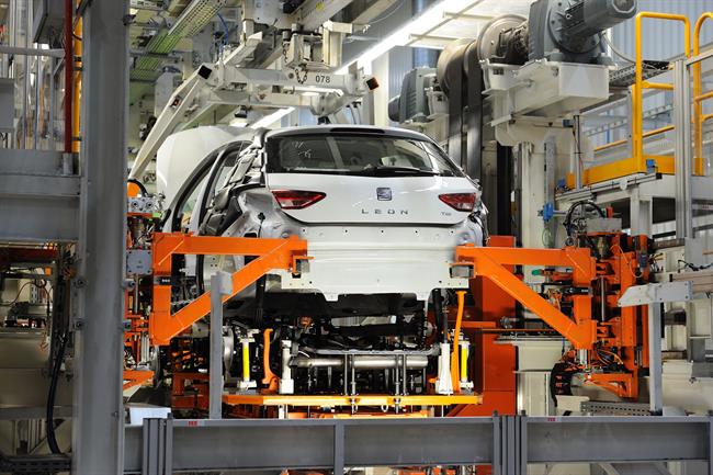 El superávit comercial del automóvil cae un 22,3% en 2017, aunque supera los 6.000 millones