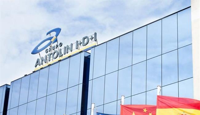 Grupo Antolin entrega el premio a la Mejor Integración de Tecnología a un estudiante valenciano