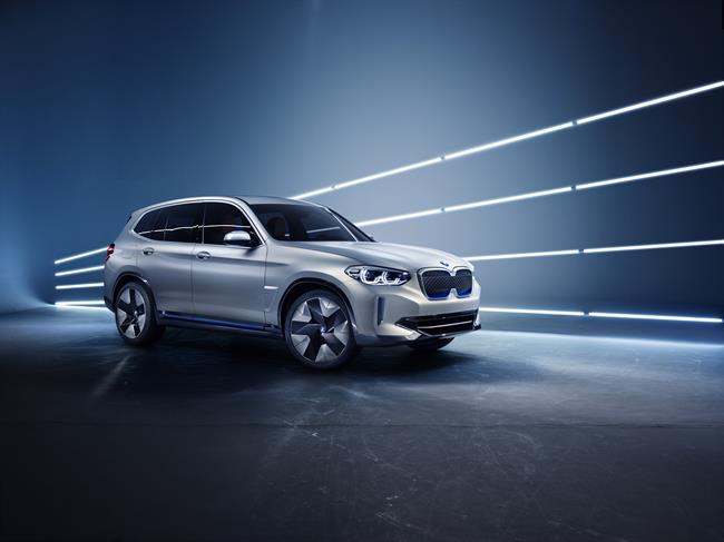 BMW presenta el todocamino 100% eléctrico Concept iX3, con más de 400 kilómetros de autonomía