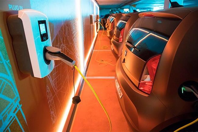 Los coches eléctricos para los trabajadores de Seat empiezan a circular por Barcelona