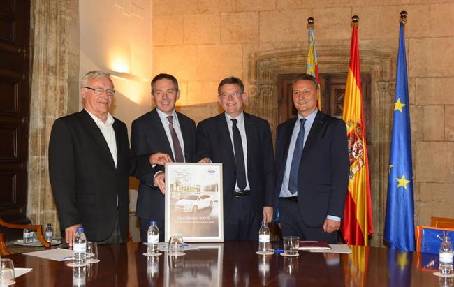 Ford amplía de Londres a Valencia las pruebas con la Transit híbrida enchufable