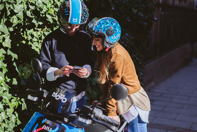 Movo, el servicio de motos eléctricas por minutos, llega a Madrid con 300 scooters nuevas