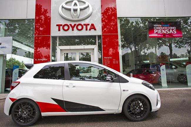 Toyota entrega las 5 unidades reservadas para España del Yaris GRMN de 212 caballos