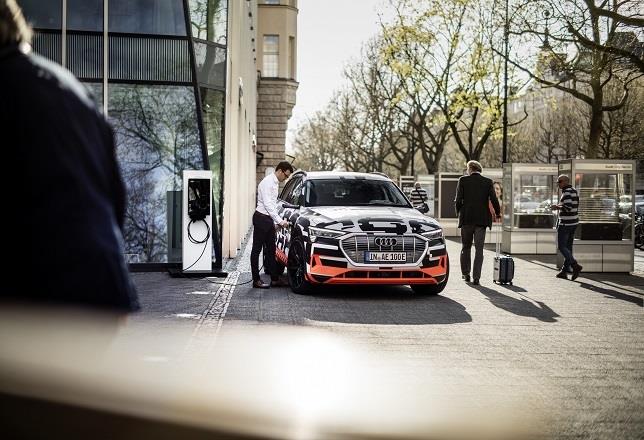 Audi se asocia con Grupo Hager y SMA Solar Technology para la carga de vehículos eléctricos en el hogar