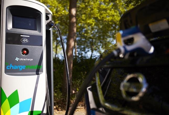 BP compra el mayor operador de carga de vehículos eléctricos de Reino Unido