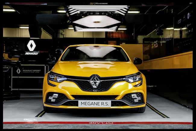 Renault lanza el nuevo Mégane R.S. Trophy, fabricado en Palencia, con 300 caballos de potencia