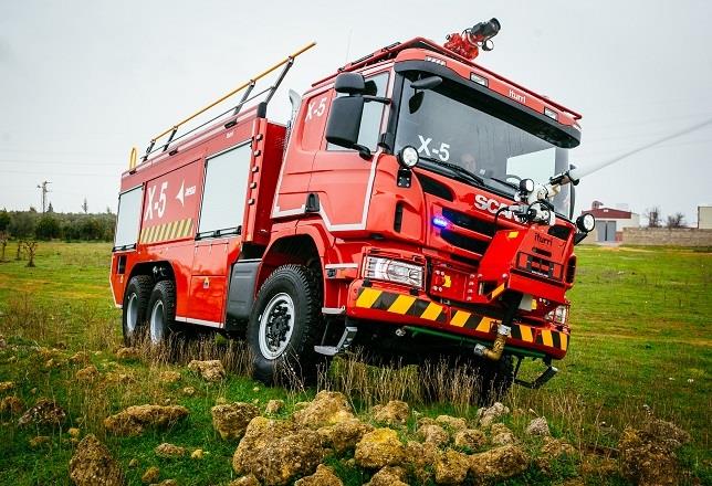 AENA adquiere 14 camiones autoextintores de Scania
