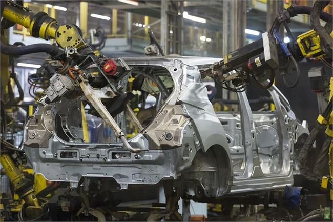 Los fabricantes, preocupados por la caída del 3% en la producción en Reino Unido hasta junio