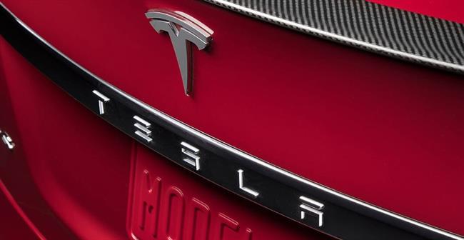 Musk confirma el apoyo del fondo soberano de Arabia Saudí para excluir a Tesla de Bolsa
