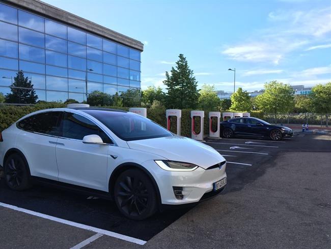 Tesla crea un comité especial para evaluar la exclusión de cotización de la compañía