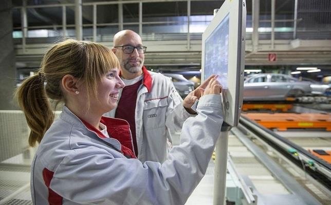 Más de 800 nuevos alumnos de Audi se especializarán este curso en movilidad eléctrica y digitalización