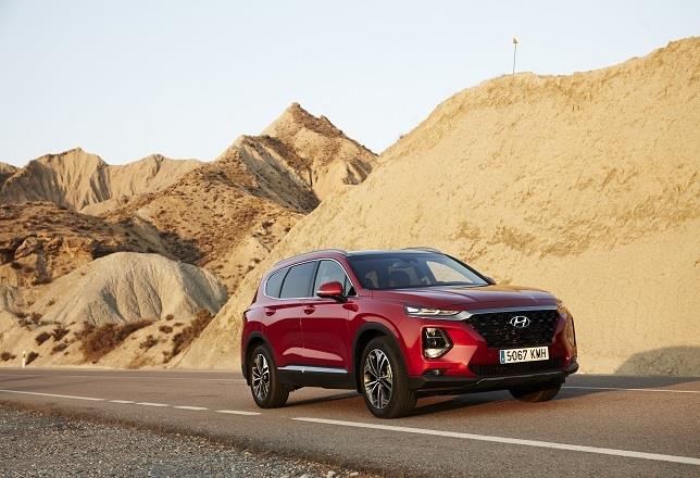 La cuarta generación del Hyundai Santa Fe llega con dos motores diésel y uno de gasolina