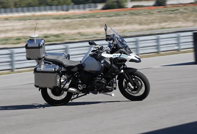BMW Motorrad prueba en Miramas (Francias) su primera motocicleta autónoma