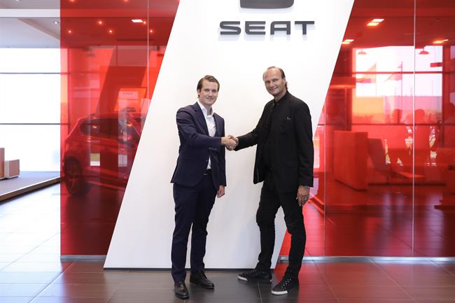 Seat y Noveto prueban un nuevo sistema que permite dirigir el sonido directamente al oído