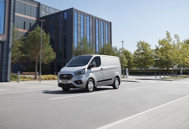 El modelo híbrido enchufable de la furgoneta Transit Custom de Ford comenzará a producirse en 2019
