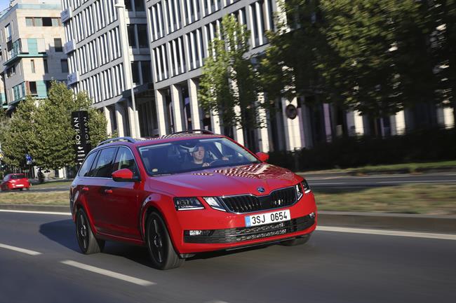 Skoda mejora la potencia y autonomía del motor híbrido de gasolina y gas natural del Octavia G-Tec