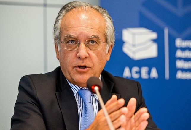 Acea pide a la UE que los límites y plazos para reducir la emisión de CO2 en camiones sean "realistas"