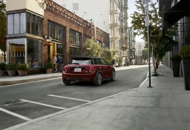 Mini lanza la edición exclusiva Burgundy, limitada a 180 unidades