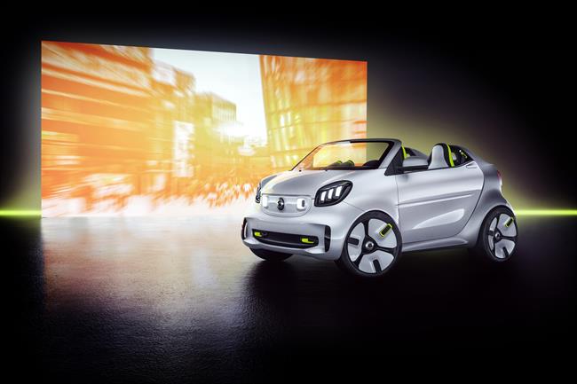 Smart celebra su 20 aniversario en el Salón de París con el prototipo Forease