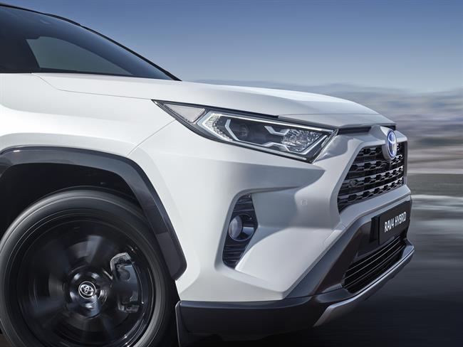Toyota desvela tres novedades híbridas en el Salón de París