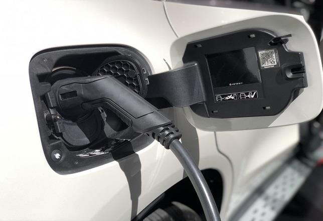 El Gobierno promocionará la fabricación en España de baterías para coches eléctricos