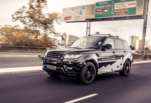 Un Range Rover autónomo circula por una de las carreteras "más complicadas" de Reino Unido