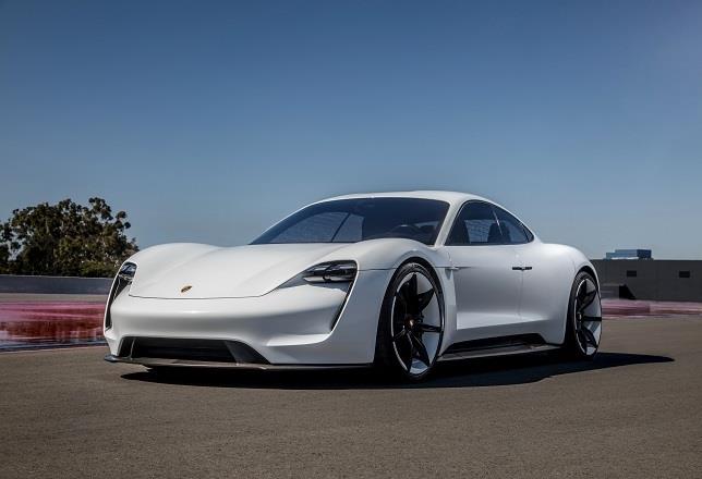 Porsche prevé que más del 50% de sus ventas corresponderá a coches electrificados a partir de 2025