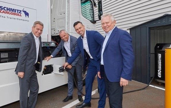 Mercedes-Benz lanza los primeros camiones eléctricos para el transporte de alimentos en Hamburgo