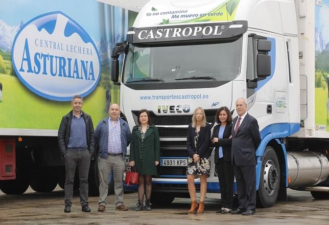 Iveco entrega cinco Stralis NP 460 de gas natural a Central Lechera Asturiana