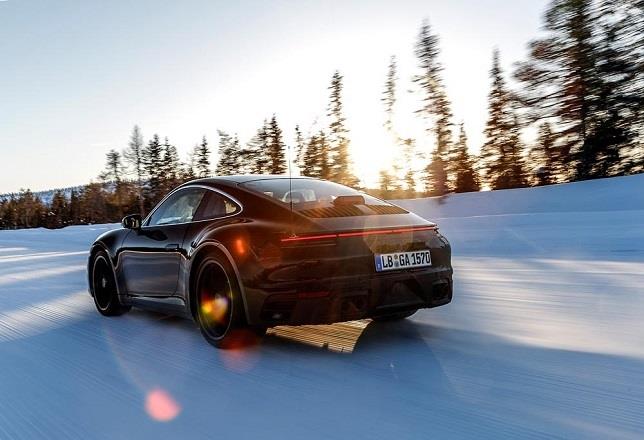 Porsche somete a pruebas a la octava generación del 911 que llegará al mercado europeo en 2019