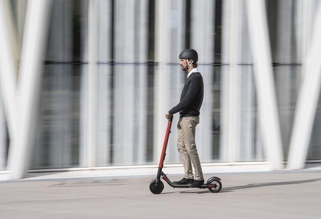 Seat lanza su primer patinete eléctrico para avanzar en micromovilidad