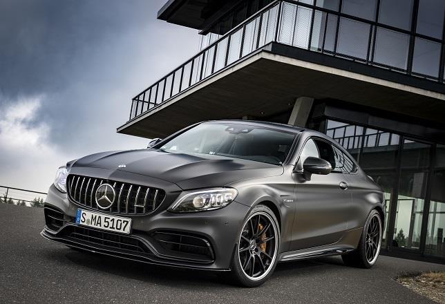 Mercedes-Benz completa la familia AMG de la Clase C con los nuevos Coupé y Cabrio