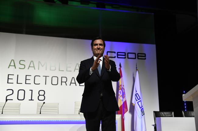 Garamendi califica de "perverso" el anuncio del Gobierno de prohibir la venta de coches con emisiones