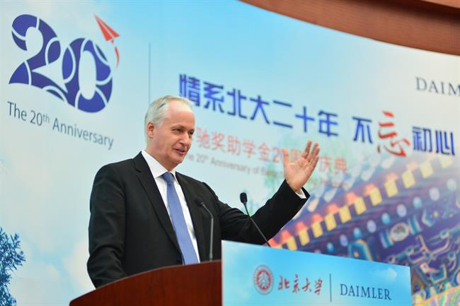 Daimler empezará a fabricar vehículos eléctricos en China en 2019