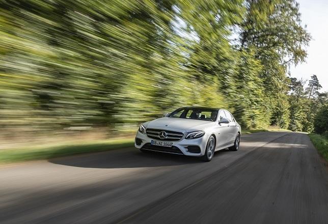 El nuevo Mercedes E 300 de llegará a España en enero y ya está disponible para pedidos