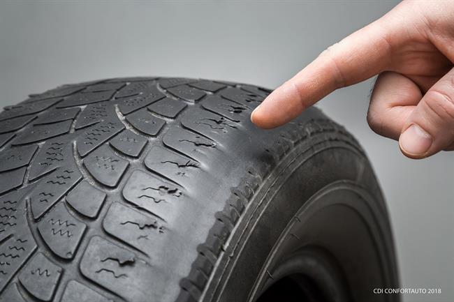 Uno de cada cinco coches circula con neumáticos con un dibujo inferior al permitido, según Conforauto