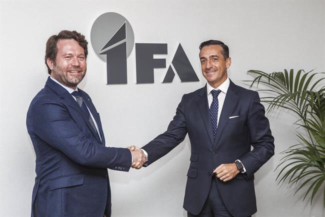 Nissan y Grupo IFA impulsarán la movilidad eléctrica con la instalación de puntos de recarga